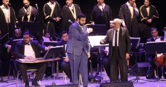 فرقة الإنشاد الدينى تضىء مسرح الجمهورية فى حفل كامل العدد