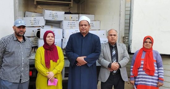 توزيع 2 طن من لحوم صكوك الأضاحى على الأسر الأولى بالرعاية فى الجيزة