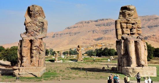 حكاية تماثيل فرعونية تتحدث.. تعرف عليها