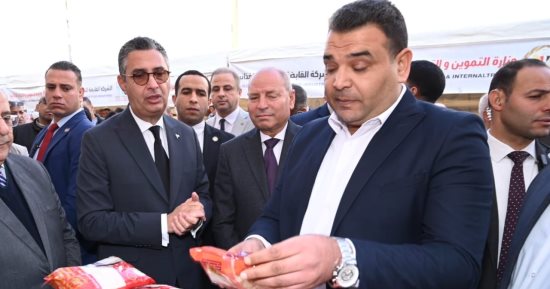 سوق اليوم الواحد يصل منطقة المرج لتوفير السلع  الغذائية .. توفير سيارات متنقلة لإتاحة المنتجات بأسعار مناسبة .. وزير التموين : استمرار التوسع في المبادرة بالمحافظات المختلفة لتخفيف العبء على المواطنين