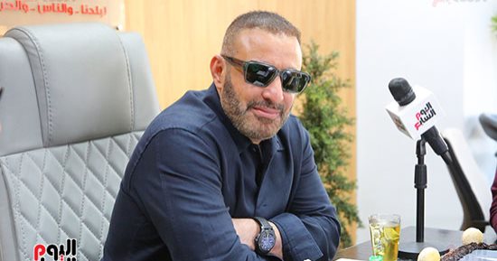 أحمد السقا مذيع راديو بموعد لا يستمع إليه أحد فى خلى بالك على نفسك