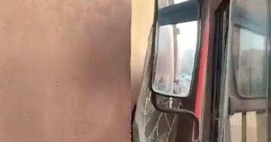 دخل علينا غرفة النوم.. تفاصيل اقتحام أتوبيس مدارس شقة سكنية فى بدر.. صور