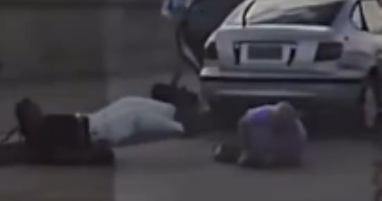 بطل جديد فى حادث سيدنى.. شاهد ما فعل الرجل ذو القميص الأرجوانى