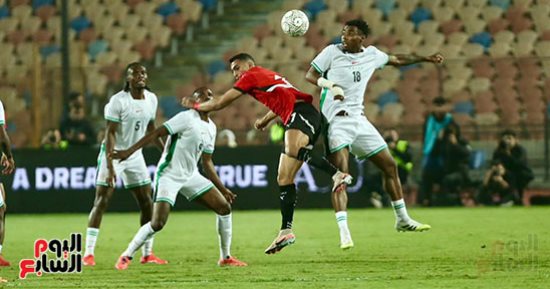 منتخب مصر يحافظ على التقدم أمام نيجيريا 2 - 1 بعد مرور 75 دقيقة.. صور
