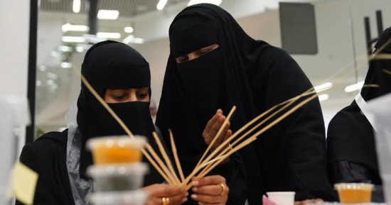 "ثقافة وفنون الباحة" بالسعودية تنظم دورة فى فن الحروفيات