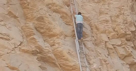 أسرار وغموض الفراعنة لا ينتهى.. المقبرة المعلقة «نفرو رع» بالبر الغربى اكتشفت 1916.. الوصول لها يحتاج سلما 16 مترا.. ومقبرة «منحت ومرتي ومنوي» زوجات الملك تحتمس الثالث تم اكتشافها منذ 109 سنة وتضررت من السيول