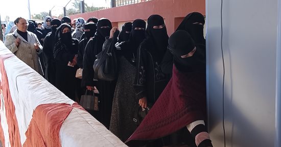 إقبال كبير من السيدات على لجان انتخابات مجلس النواب فى طور سيناء
