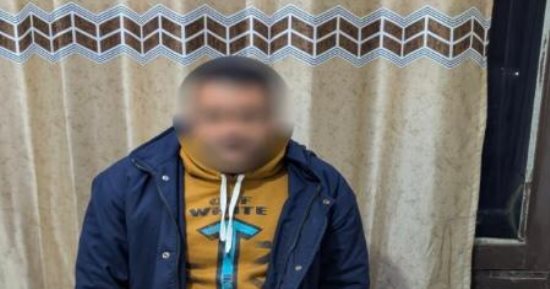 ضبط شخص جمع بطاقات الناخبين في المحلة  