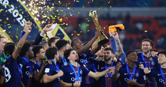 مراسم تتويج باريس سان جيرمان بلقب كأس القارات للأندية.. فيديو