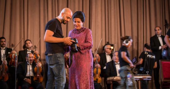 أحمد مراد مع أبطال فيلم الست من كواليس التصوير.. صور