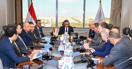 وزير التموين يبحث منظومة تتبع السلع الأساسية وتعزيز التحول الرقمى 