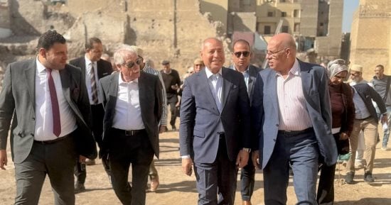مستشار رئيس الجمهورية ومحافظ القاهرة يتفقدان أعمال تطوير القاهرة التاريخية.. صور
