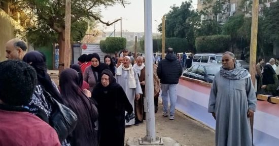 لجان مدينة 15 مايو تعلن توقف التصويت مؤقتا فى انتخابات مجلس النواب وتستأنف العمل بعد ساعة الراحة