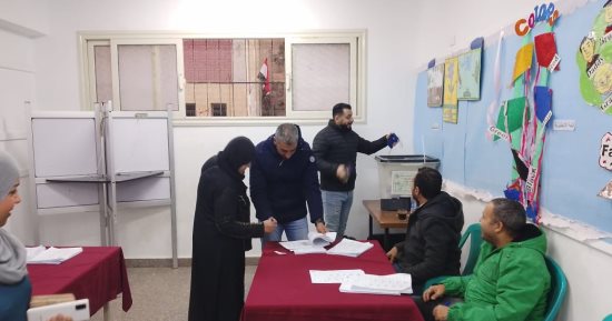 إقبال كثيف من الشباب على لجان المطرية مع مساء اليوم الثاني من التصويت