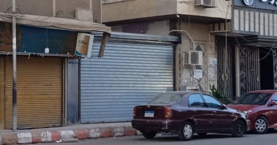 الأجهزة الأمنية بقنا تتسلم قرار إزالة تعدي مواطن على أملاك الدولة.. صور