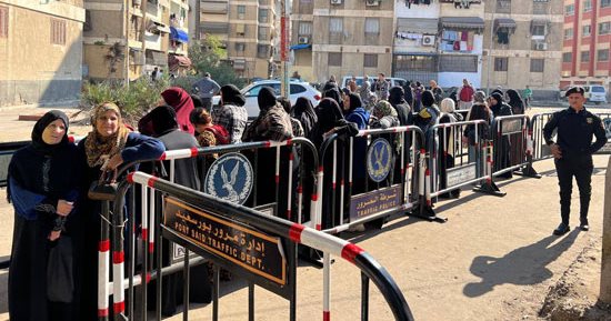 توافد متواصل للمواطنين على لجان بورسعيد في إعادة انتخابات مجلس النواب