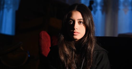 ياسمينا العبد تغنى ظلموه لعبد الحليم حافظ فى مسلسل ميد ترم