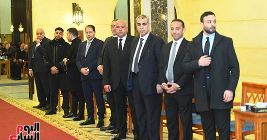 بدء عزاء محمد صابر عرب بمسجد المشير بحضور عمرو موسى ومصطفى الفقى