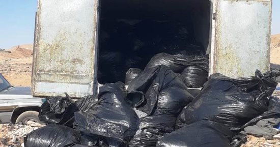 إحباط محاولة إلقاء كميات من النفايات الطبية الخطرة فى الطريق العام بأسوان