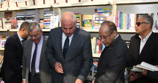 رئيس جامعة القناة يفتتح الدورة الثالثة والثلاثين لمعرض الكتاب السنوي