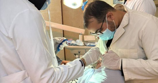 تعانى من تآكل بالعظم.. نجاح إزالة كيس بالفك العلوى لمريضة بمستشفى سوهاج