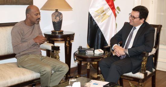 وزير الثقافة يلتقى أمير صلاح الدين لبحث إطلاق مهرجان المسرح والموسيقى للجميع