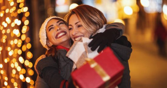 4 أبراج على موعد مع هدايا غير متوقعة فى ليلة رأس السنة