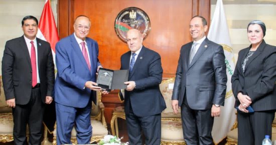 القومى لحقوق الإنسان: التعاون مع النيابة الإدراية لتنظيم التعامل مع الشكاوى وترسيخ احترام الحقوق والحريات