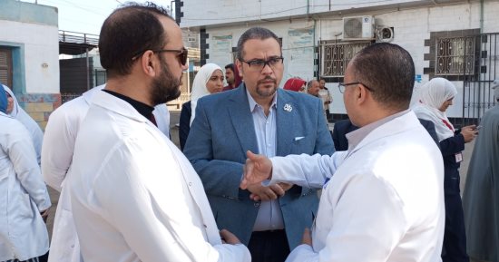 وكيل «صحة الشرقية» يشيد بأداء العناية والعلاج الطبيعي بمستشفى الإبراهيمية