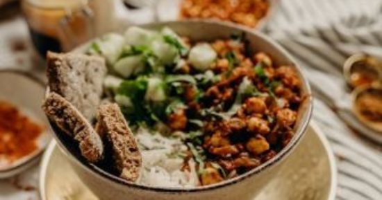 طريقة عمل الأرز بالخلطة وقطع الكبدة.. جددى مطبخك