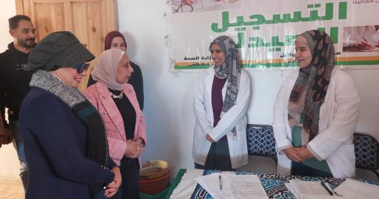 الكشف على 1044 شخصا خلال قافلة طبية مجانية بقرية العقادة فى الإسماعيلية
