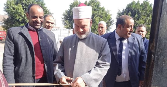 رئيس المنطقة الأزهرية بسوهاج يفتتح المعرض السنوى للتربية الفنية بجهينة