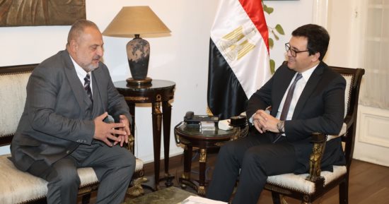 وزير الثقافة يلتقى خالد الصاوى لبحث إنشاء المركز الدولى للتدريب على فنون المسرح