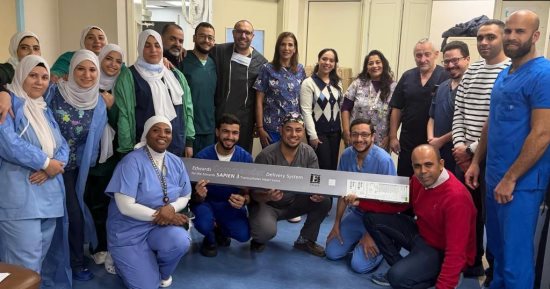 مستشفى أبو الريش تعلن الإطلاق الرسمي لصمامات Edwards Sapien المتطورة لعلاج أمراض قلب الأطفال.. تطبيق ناجح للصمامات المتطورة على طفلة عمرها 11 عامًا بوزن 45 كيلو.. والتدخل جرى دون الحاجة لجراحة قلب مفتوح