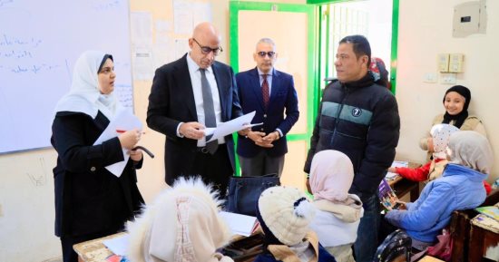 وزير التعليم يتابع نتائج الامتحان التجريبى فى البرمجة بإحدى مدارس بنى سويف