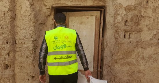 الأورمان عضو التحالف الوطنى توزع بطاطين الشتاء على الأسر الأولى بالرعاية بـ 6 محافظات