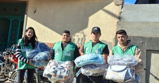 نبيل الكاتب عضو التحالف الوطنى توزع بطاطين الشتاء على متحدى الإعاقة بالبحيرة
