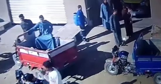 موقف بطولى.. مسعف بنى سويف ينقذ حياة طفل.. استخراج جسم غريب من مجرى الهواء