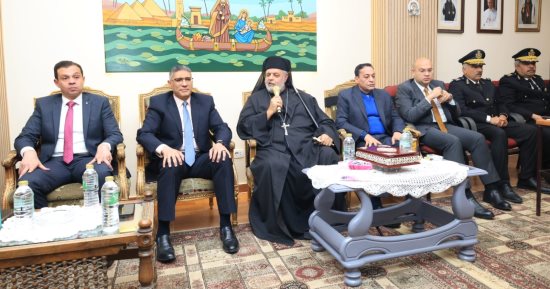 محافظ الجيزة يزور الكنيسة الكاثوليكية للتهنئة بعيد الميلاد
