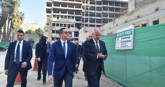 المهندس حسن الخطيب وزير الاستثمار والتجارة الخارجية يتفقد مشروع تطوير مبني وزارة الداخلية بـ"لاظوغلي"