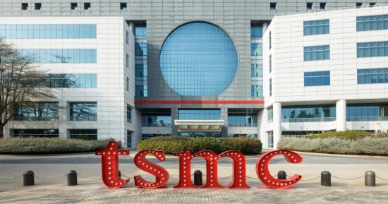  آبل في مأزق.. نقص إنتاج شرائح 2 نانومتر تهدد آيفون 18