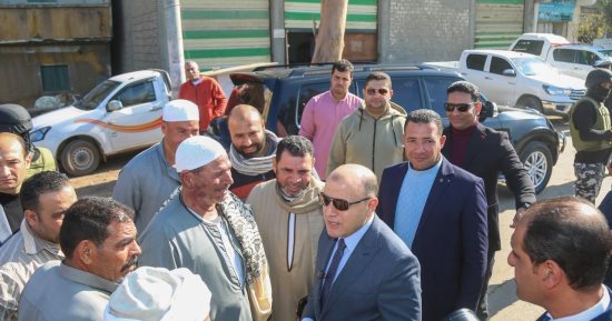 محافظ كفر الشيخ يستمع لشكاوى وطلبات المواطنين بعدد من القرى