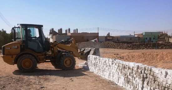 إزالة فورية لحالات تعدى على أراضى الدولة فى أسوان