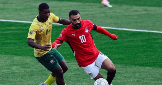 احتساب ركلة جزاء لصالح محمد صلاح أمام جنوب أفريقيا فى الدقيقة 43