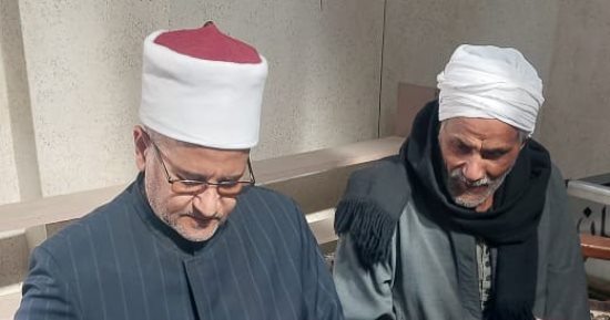 تفتيش مفاجئ لوكيل وزارة الأوقاف بإدارة أوقاف المراغة فى سوهاج