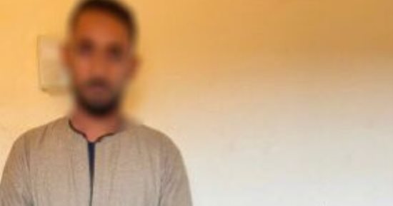 الداخلية تضبط شخص جمع بطاقات الناخبين في قنا 