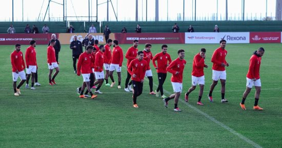 منتخب مصر يختتم تدريباته استعدادا لمواجهة أنجولا غدا.. صور