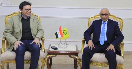 محافظ شمال سيناء يستقبل وزير الثقافة على هامش فعاليات المؤتمر العام لأدباء مصر