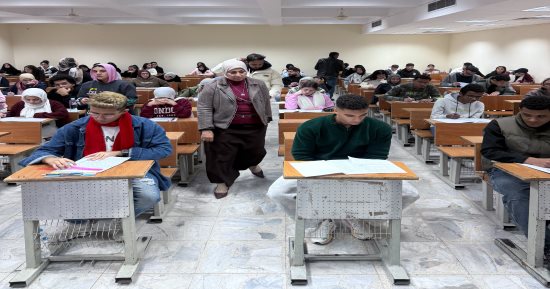 عميد إعلام القاهرة ووكيل الكلية يتفقدون لجان امتحانات الترم الأول