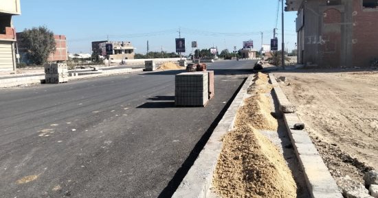 كيف تحول مصرف الزهار من مصدر للتلوث لشريان مرورى مهم بالغربية؟.. تغطية المصرف وتحويله لمحور مروري يربط المدينة بالطريق الدولي.. والأهالى: خفف من حدة تكدس المرور.. والمحافظ يشدد على الالتزام بالمواصفات الفنية